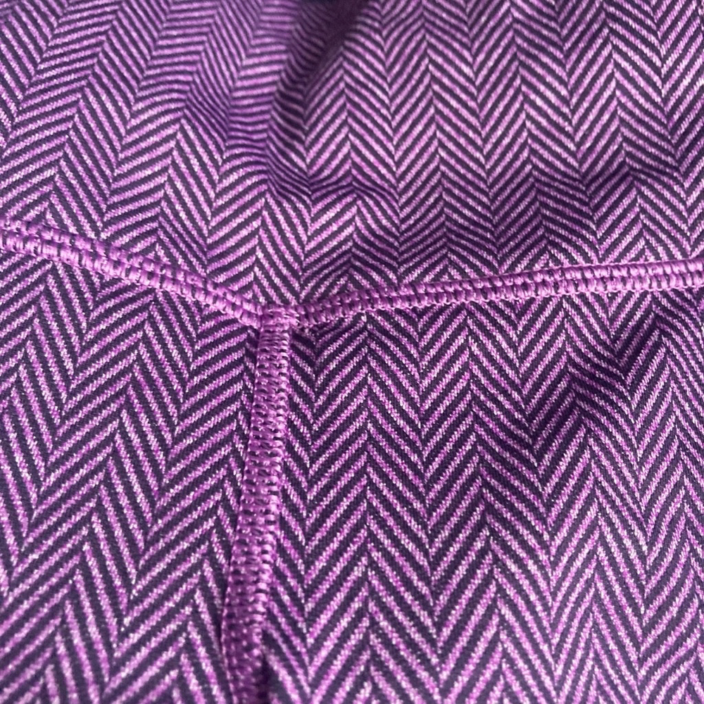 Women's Lululemon Leggings, Size 2, Purple - Picture 4 of 4
